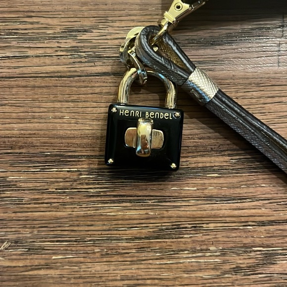 Henri Bendel Gold Metallic Wristlet Wallet - Picture 2 of 7